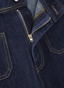 jeans con bolsas frontales
